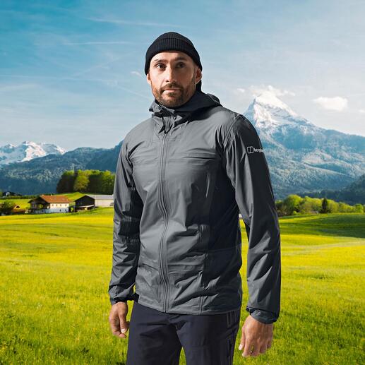 Veste outdoor Hyper Alpha Berghaus  La première veste ultra légère à 3 couches avec isolation Polartec® à la place d’une doublure.