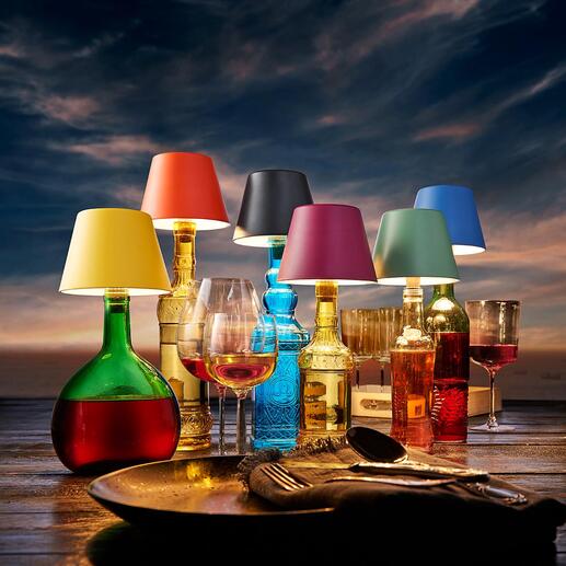 Les abat-jour à LED transforment chacune de vos bouteilles décoratives (qu’elles soient vides ou pleines) en d’extraordinaires lampes de table.