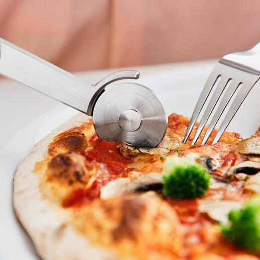 Roulette coupe-pizza Le couteau à pizza du futur : innovant, ergonomique, super tranchant. Rien ne glisse, rien ne sʼécrase.