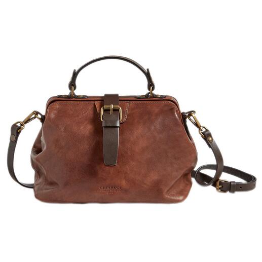 Sac médecin marron sur un fond blanc