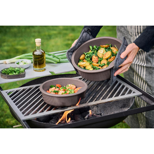Pot celte avec légumes retiré du gril.