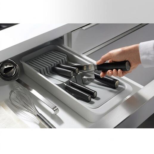Organisateur de couteaux compact avec différents couteaux de cuisine.
