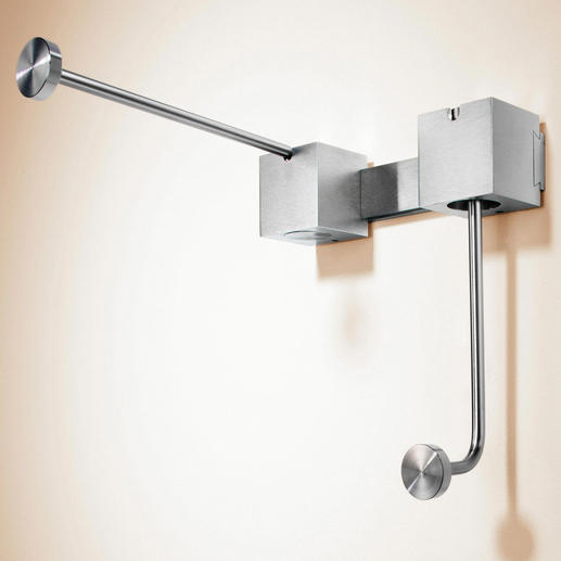 Jolie aussi comme double patère compacte – seulement 14 cm de largeur. Jolie aussi comme double patère compacte – seulement 14 cm de largeur.