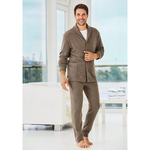 Ensemble détente pour gentleman L’ensemble détente pour gentleman : en jersey italien. Coupe élégante. Détails tendance. De Zimmerli.