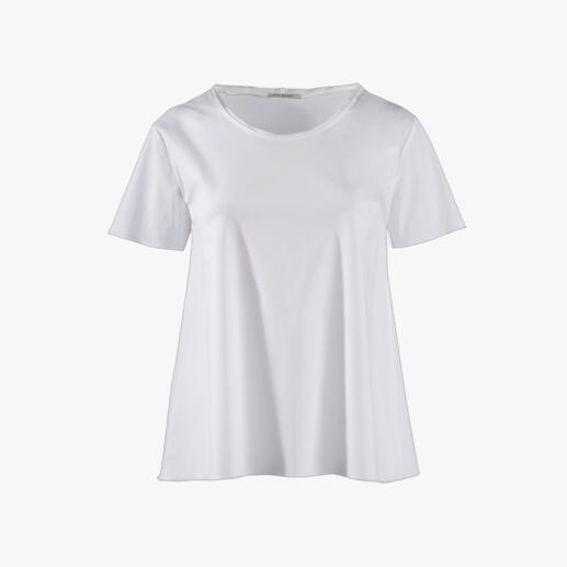 Shirt basique Silk Sisters Plus noble que les autres : le t-shirt basique blanc en fin tissu de blouse. De Silk Sisters, Munich.
