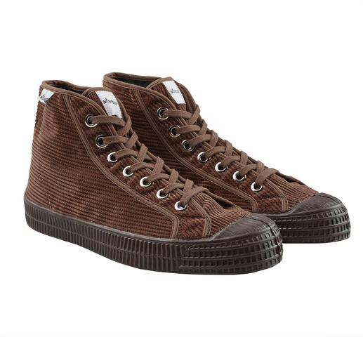 Chaussure Novesta Cord brune en combinaison, vue latérale