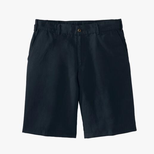 Shorts pour homme en Tencel™-lin en bleu foncé, couché.
