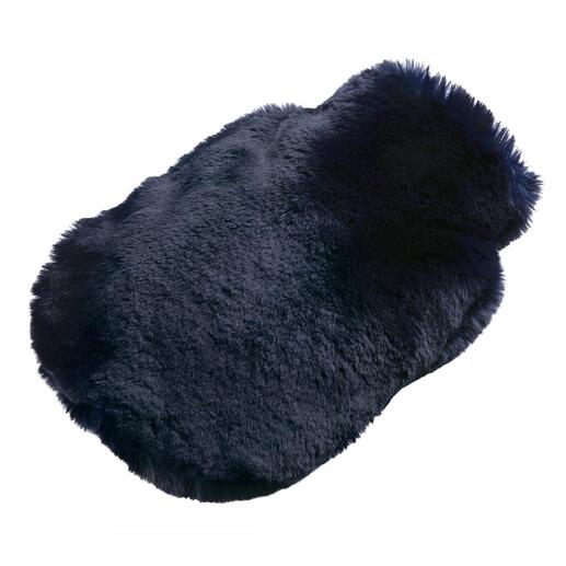 Bouillotte bleu foncé légèrement enroulée