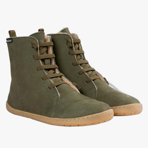Une paire de bottes d'hiver Snipe en cuir vert