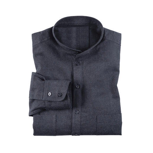 Chemise Nehru en flanelle de coton gris foncé, pliée avec un bouton.