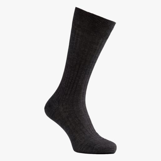 Chaussettes mérinos Pantherella En laine vierge mérinos super fine – mais étonnamment résistante et à la forme stable.