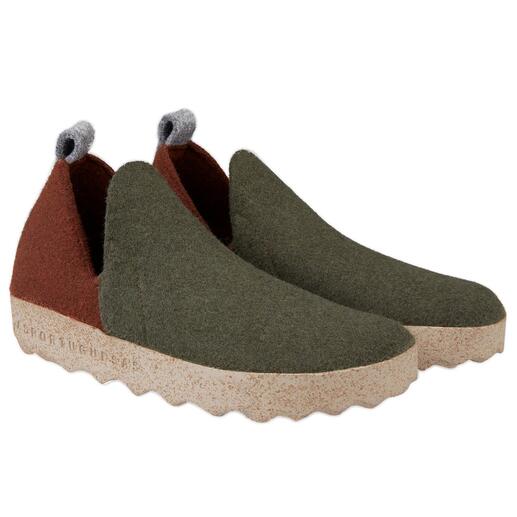 Deuxième paire de chaussons en sneaker rouge et vert