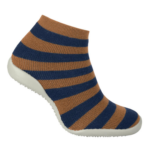 Chaussettes de maison rayées en orange et marine, vue de profil.