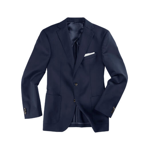 Veste noire avec boutons et poches vue de face.