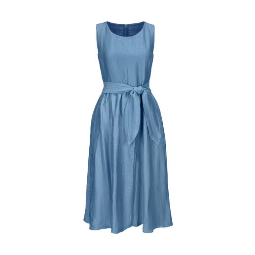 Robe en lin bleu clair de Vicario Cinque, avec ceinture.