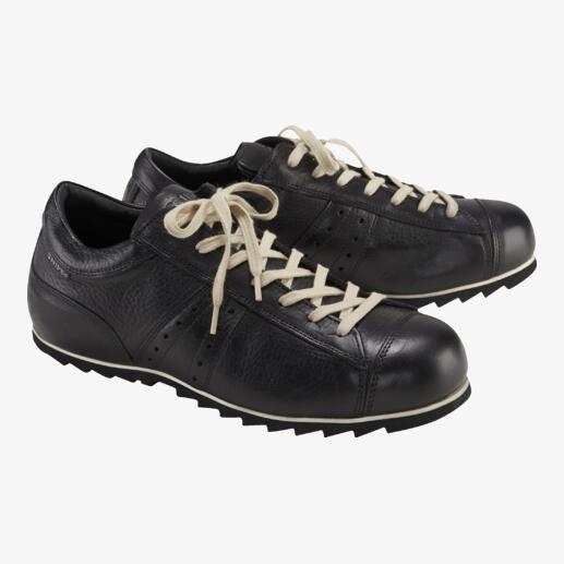 Vue de l'avant des baskets en cuir Snipe® Ripple noires