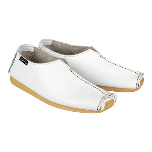 Deux mocassins blancs Snipe® vus de face.