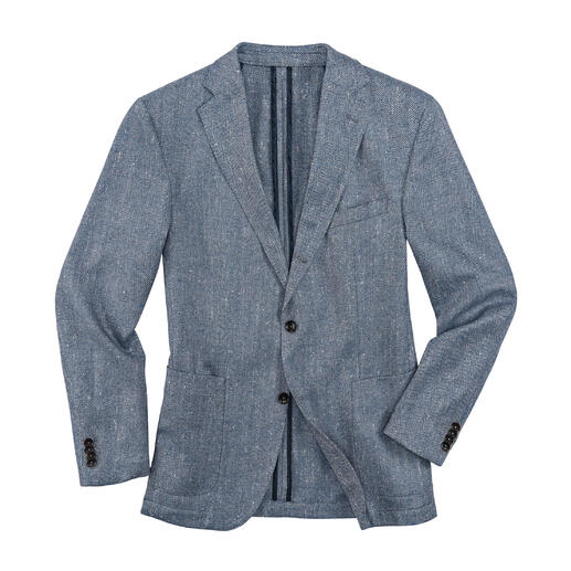 Blazer en chevrons gris sur fond blanc.
