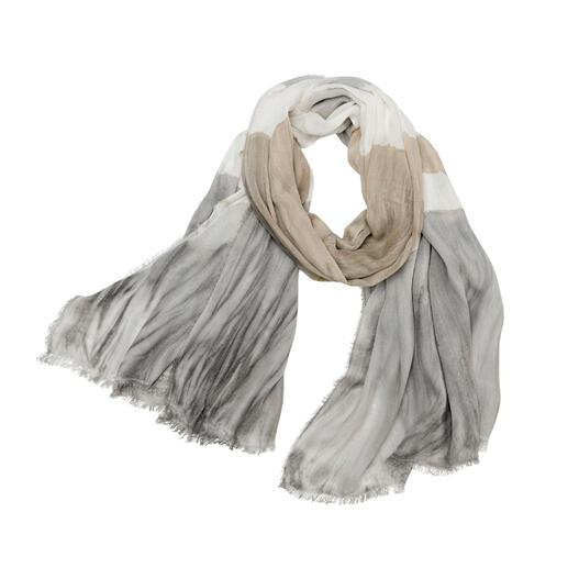 Châle en bambou dans des nuances douces de gris avec des franges