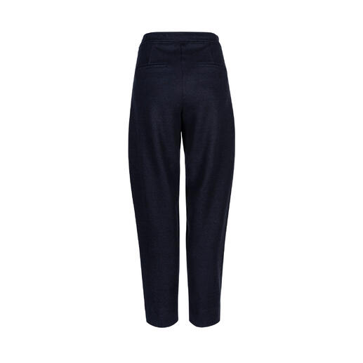 Vue arrière d'un pantalon à plis bleu foncé