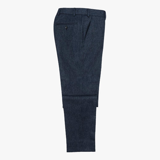 Vue latérale d'un pantalon en tweed Donegal sur fond blanc