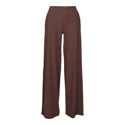 Vue avant d'un pantalon large brun