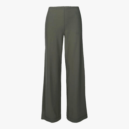 Vue avant d'un pantalon large olive