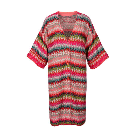 Cardigan long tricoté coloré avec de gros boutons, sur fond blanc.
