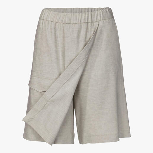 Bermuda cargo beige en lin avec devant drapé