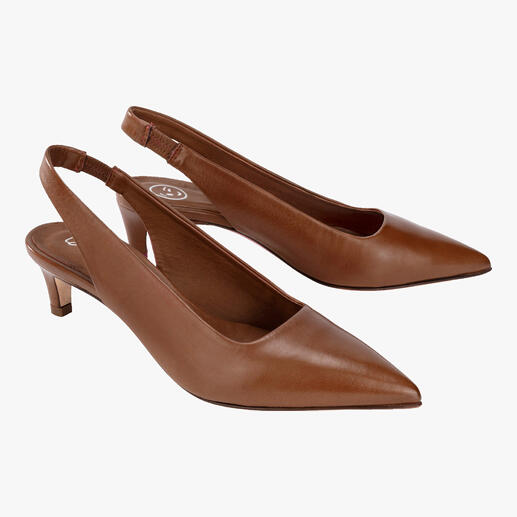 Sling-pumps couleur cognac en taille 36 avec un talon.