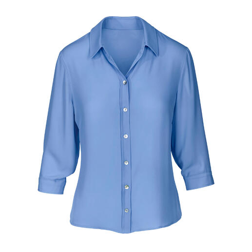 Blouse Janice & Jo bleue pour toute l'année en vue complète.