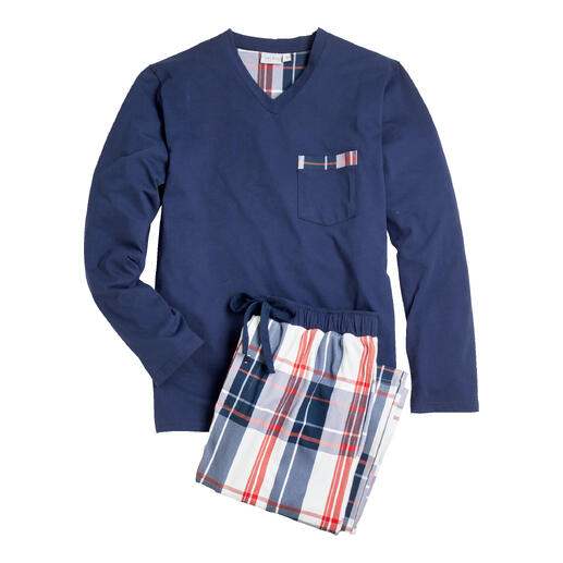 Pyjama à manches longues en carreaux bleus avec motifs rouges et blancs.