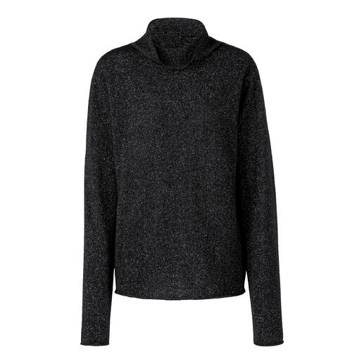 Pull-over glamour noir pour femmes, vue de face.