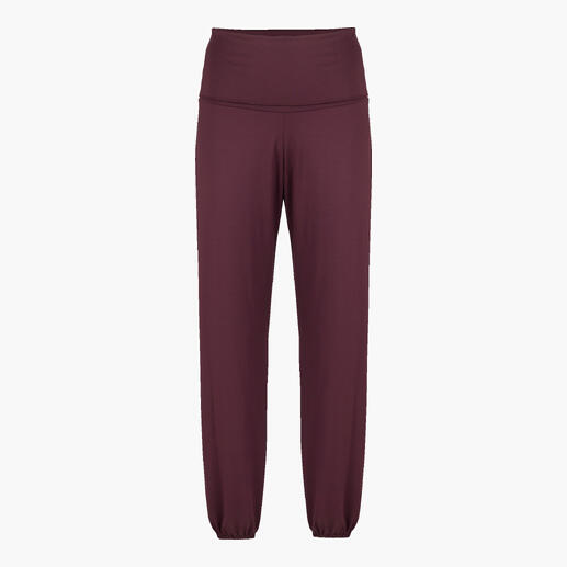 Pantalon loungewear Mey rouge foncé avec taille élastique et poignets.