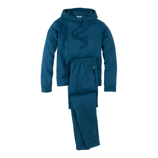 Ensemble de détente en cachemire et coton teal sur fond blanc.