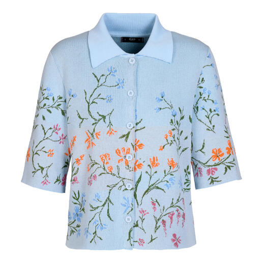 Polo en jacquard IVKO bleu clair, vue frontale avec fermeture à boutons.