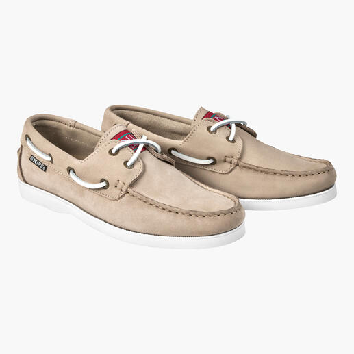 Bateau beige pour femme en taille 36 avec un design classique.