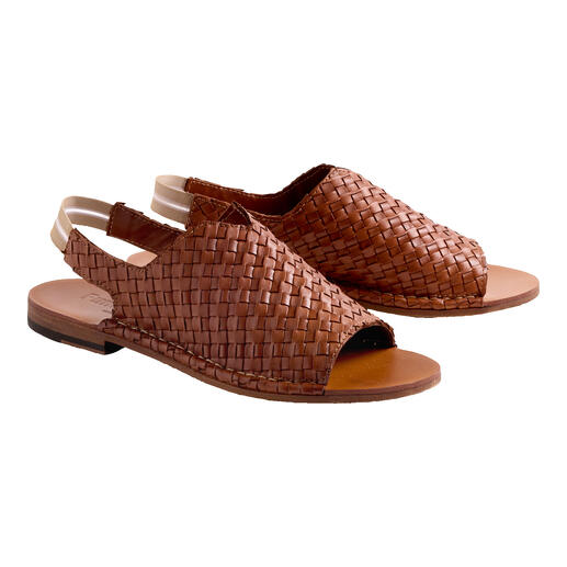Sandale tressée brune de Punto Pigro, taille 36 avec bout ouvert.
