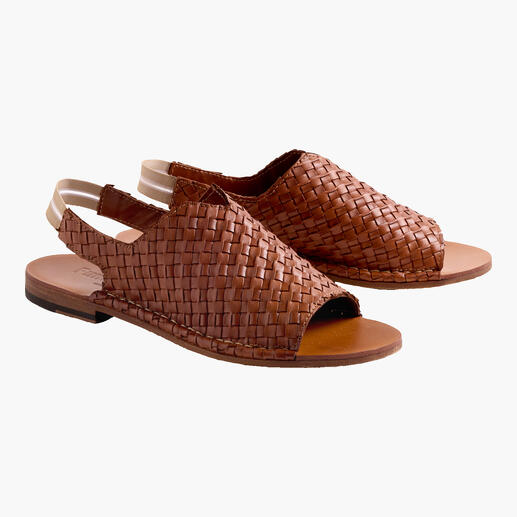 Sandale tressée brune de Punto Pigro, taille 36 avec bout ouvert.