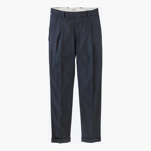 Pantalon bleu marine à rayures avec coupe droite