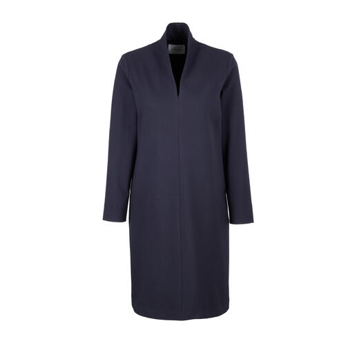 Robe bleue avec manches longues et silhouette cintrée.