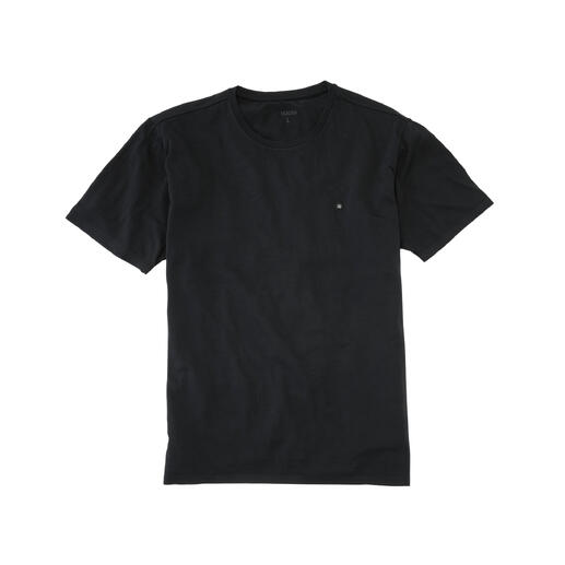 T-shirt en merino noir en tissu doux avec un petit logo sur la poitrine.