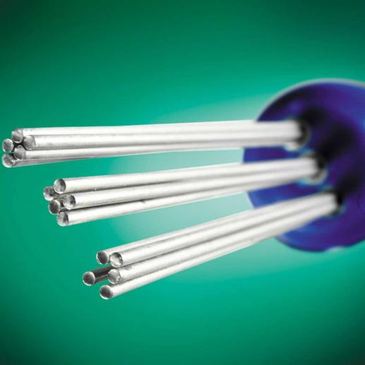 Rallongez votre nettoyeur de joints à l’aide d’un simple manche à balai commercial – vous travaillerez ainsi plus confortablement en position debout. Rallongez votre nettoyeur de joints à l’aide d’un simple manche à balai commercial – vous travaillerez ainsi plus confortablement en position debout.