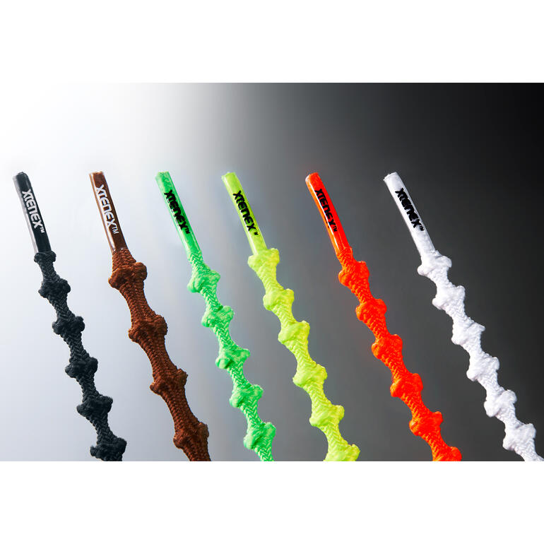 Noir, Marron, Vert fluo, Jaune fluo, Orange fluo et Blanc Divers lacets du système de laçage Xtenex de différentes couleurs.