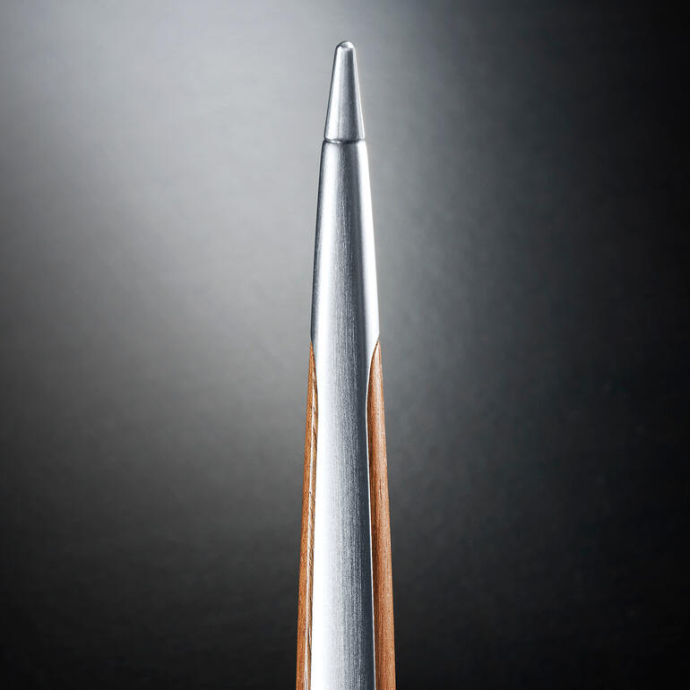 La mine s’oxyde au contact du papier sans pour autant laisser de traces sur les vêtements ou dans votre poche Pointe du stylo Pininfarina Ethergraf®