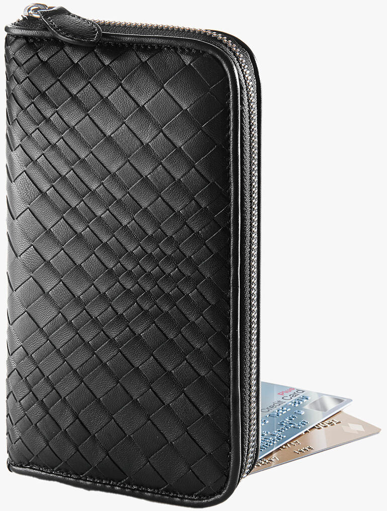 Portefeuille en agneau nappa noir avec des emplacements pour cartes.