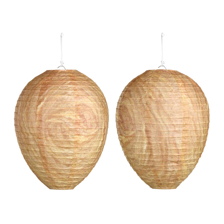 Piège à guêpes, lot de 2 pièces Deux leurres en forme de nid de guêpe de différentes tailles sur fond blanc.
