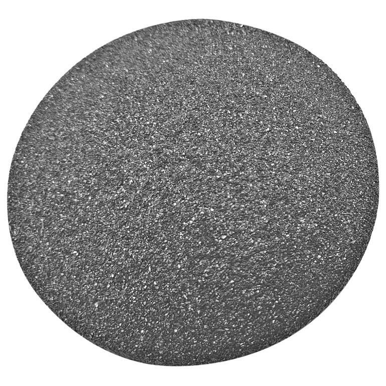 Tampons abrasifs gris fins sur fond blanc