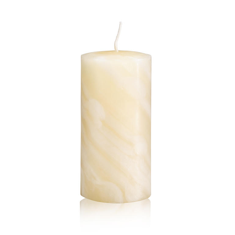 Bougie cylindrique, H 6 cm, Ø 6 cm Bougie cylindrique en cire d'abeille avec une finition douce et marbrée.
