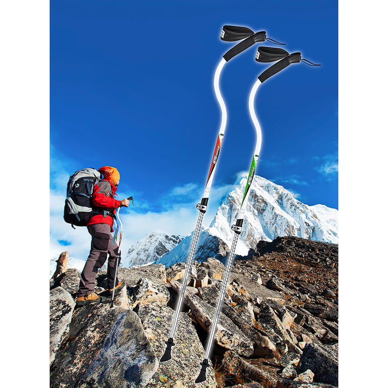 La nuque, les épaules et les poignets sont soulagés grâce à la double incurvation sophistiquée. Vous faites du sport sans difficulté et de manière plus efficace. Randonneur avec des bâtons de marche Ergocurve sur une montagne.